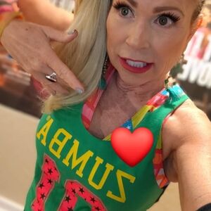 Zumba custom cut tank top, size Spicy Small